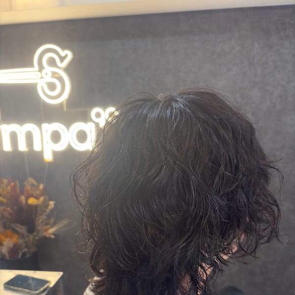 ミディアムウルフ/レトロ/ユニセックス/20代|Sympa"