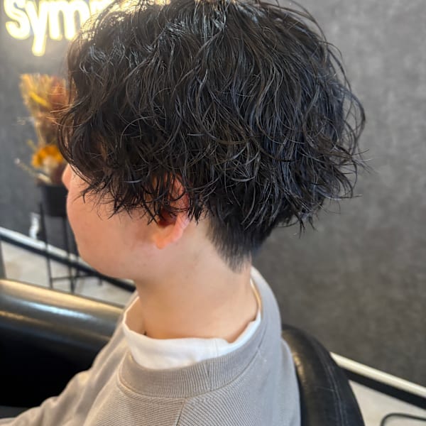 センターパート/スパイラルパーマ/前下がり/ツイストスパイラ