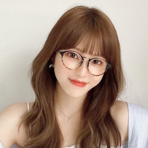 大人かわいいくびれヘアセミロング × ミルクティーベージュ