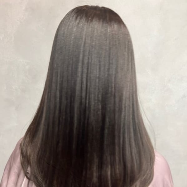 ストレート　艶髪　ナチュラルカラー