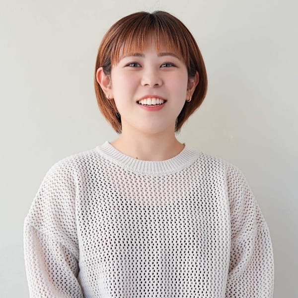 Hair ruup Rell design works【ヘアループレル デザインワークス】のスタッフ紹介。金城 奈々美