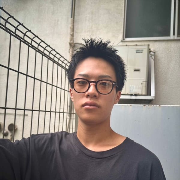 男らしい雰囲気なら【スパイキーショート】　目白メンズカット