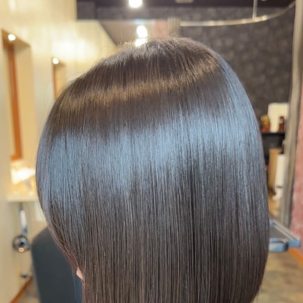 【圧倒的な艶と上品さ】ストレートボブ