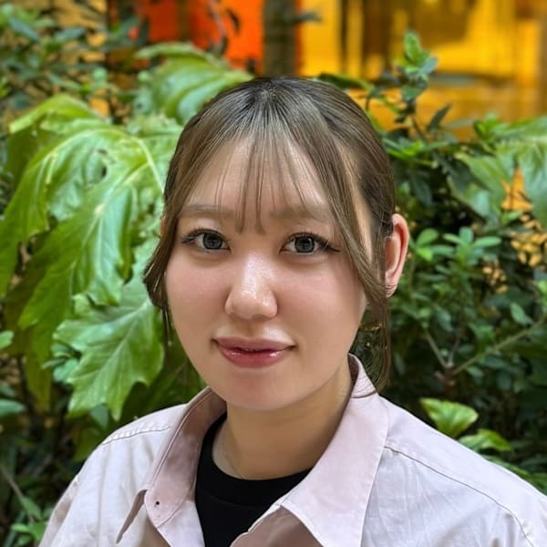 ヒロ銀座バーバーショップ難波店【ヒロギンザバーバーショップナンバテン】のスタッフ紹介。真鍋愛梨