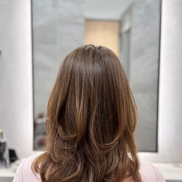 バタフライレイヤーの髪質改善ストカール