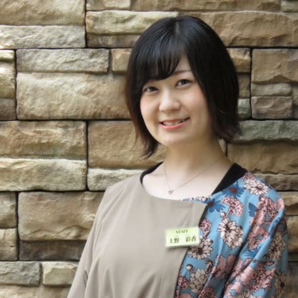 ENOMOTO 髪質改善・白髪ぼかし【エノモト】【エノモト】のスタッフ紹介。上野 彩香