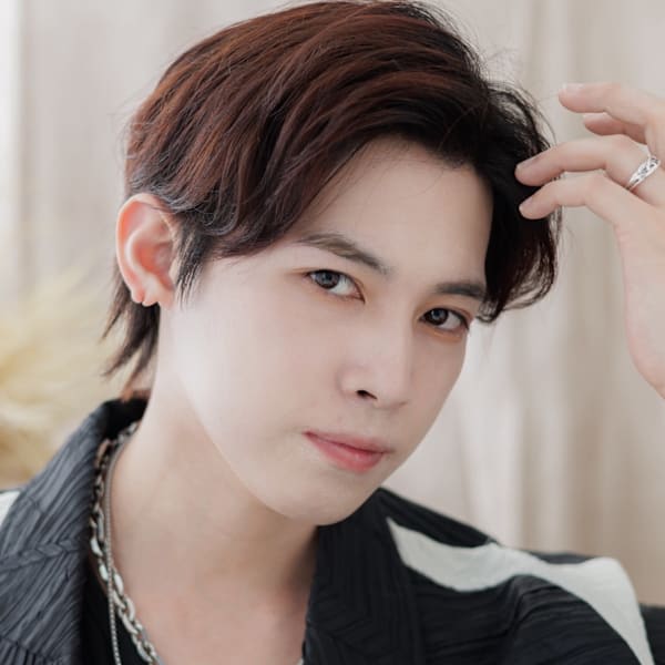 アップバングレッドブラウンモテマッシュ サーフフェザー|COVER HAIR bliss【カバーヘア ブリス】上尾/上尾西口店