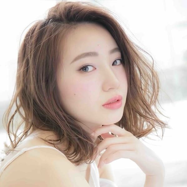 外ハネニュアンスボブ