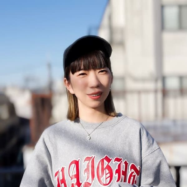 MOTHER【マザー】のスタッフ紹介。小島 弘奈