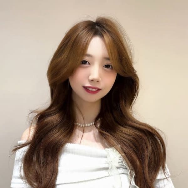 女性スタイリスト専門サロンZina高田馬場 髪質改善&トリートメント【ジョセイスタイリストセンモンサロン ジーナ タカダノババ】のスタッフ紹介。AINA 