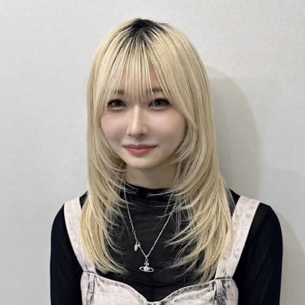 Coby by Zina 梅田茶屋町【コビーバイジーナウメダチャヤマチ】のスタッフ紹介。hina