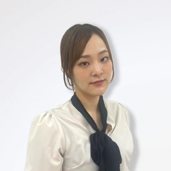 アイブロウサロン i’m 関内店【眉毛専門店】【アイブロウサロン アイム カンナイテン マユゲセンモンテン】のスタッフ紹介。ユウカ