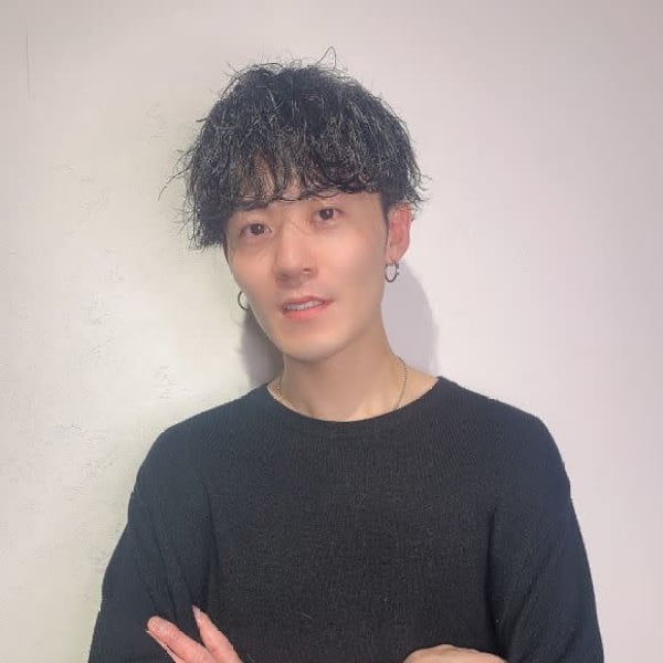 _WHITE 天王寺阿倍野店【アンダーバーホワイトテンノウジアベノテン】のスタッフ紹介。角田 真吾