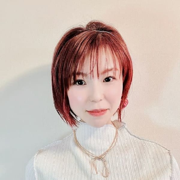 全席個室美容室 Zina 大阪茨木 髪質改善&トリートメント【ゼンセキコシツビヨウシツ ジーナ オオサカイバラキ】のスタッフ紹介。Urara