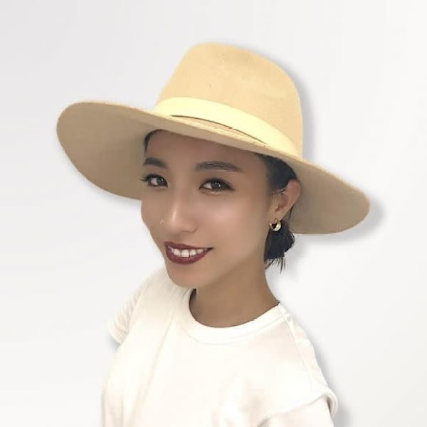 アイブロウサロン i'm 藤沢店【眉毛専門店】【アイブロウサロン アイム フジサワテン マユゲセンモンテン】のスタッフ紹介。ヒカリ 
