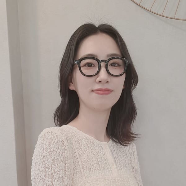 Agu hair berg 鳥取安長店【アグ ヘアー ベルグ】【アグ ヘアー ベルグ トットリヤスナガテン】のスタッフ紹介。上山朋子