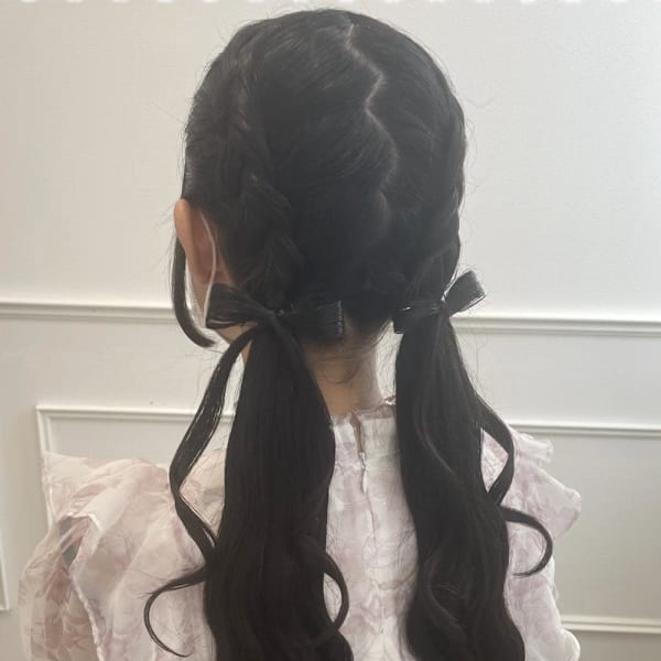 後ろ姿盛れ!リボンツインテ♪_ユウ