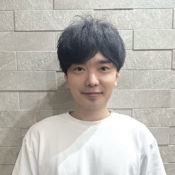 全席個室美容室 Zina 西荻窪 髪質改善＆トリートメント【ゼンセキコシツビヨウシツ ジーナニシオギクボカミシツカイゼン】のスタッフ紹介。WATANABE 