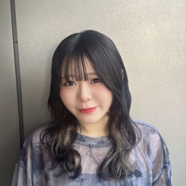Grand oeil by Lond【グランウィーユバイロンド】のスタッフ紹介。ジュンナ