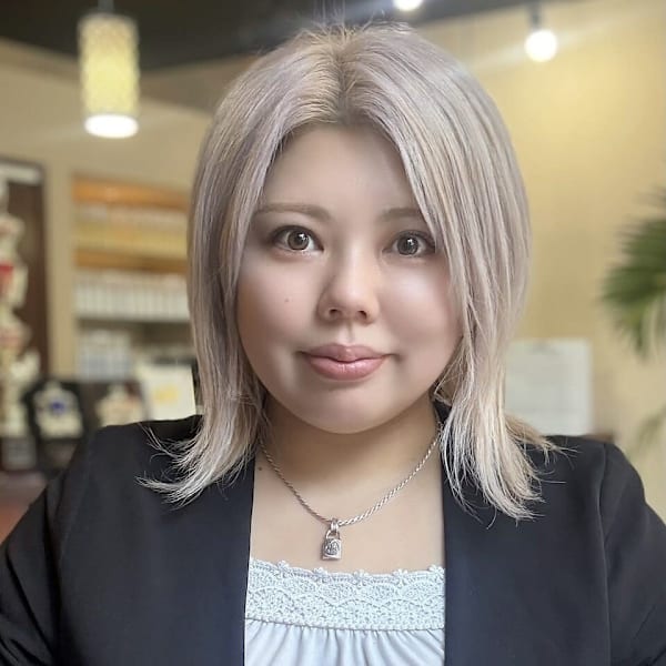 Hair Resort DEARIUM【ディアリウム】【ヘアリゾート ディアリウム】のスタッフ紹介。小出 真由