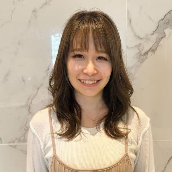 AVANCE. CROSS あべのルシアス店【アヴァンス クロス アベノルシアステン】のスタッフ紹介。anna