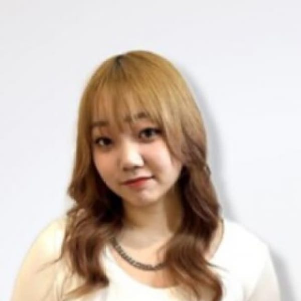 アイブロウサロン mine 池袋店【眉毛専門店】【アイブロウサロンマインイケブクロ】のスタッフ紹介。コトネ