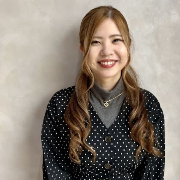 Zina 本八幡【ジーナ モトヤワタ】のスタッフ紹介。R I E  
