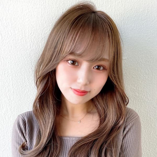 暗髪でも出せるこなれ感フェイスレイヤー×ナチュラルセミロング