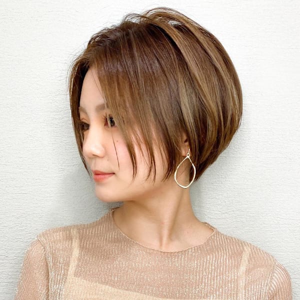 30代40代に人気の大人かわいい前髪ありのくびれショート