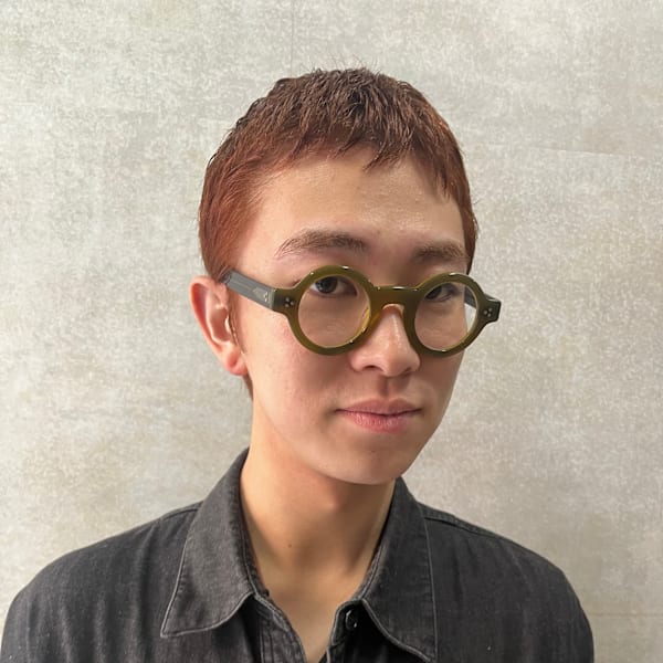 ショートカット+レッドブラウンカラー