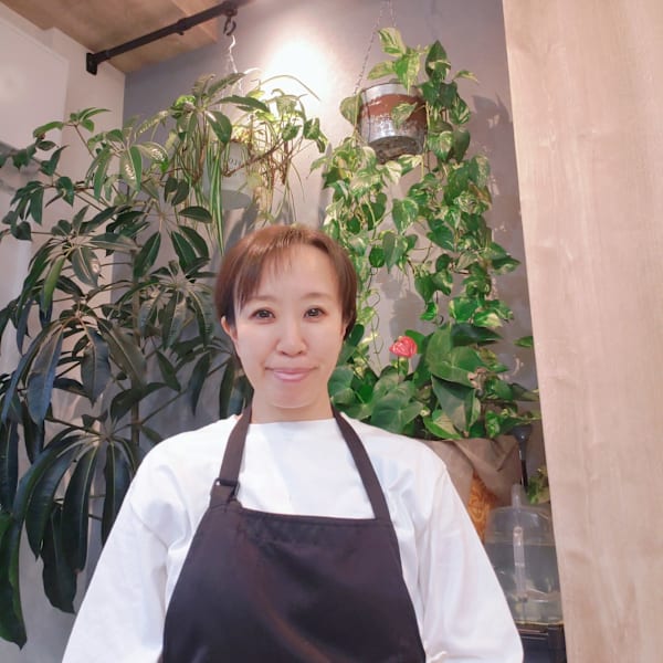 hair salon Nagashima【ヘアーサロンナガシマ】のスタッフ紹介。鈴木　奈々恵