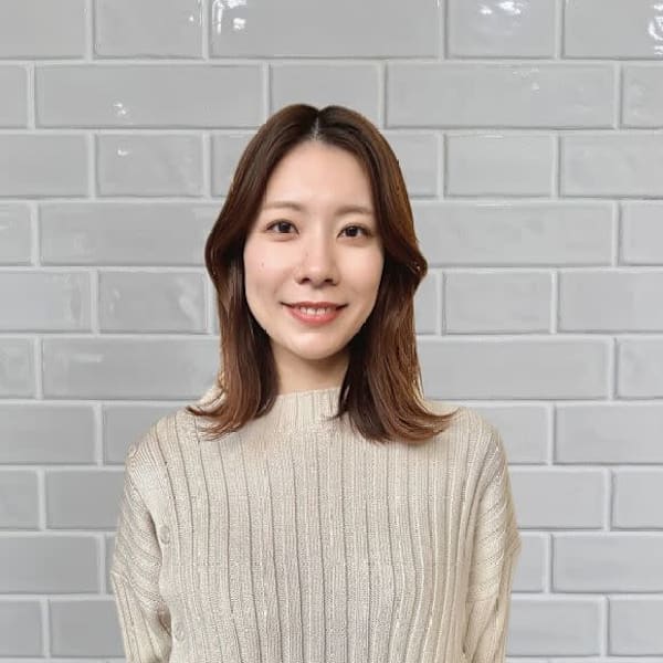 全席個室美容室 Zina 西新 髪質改善&トリートメント【ジーナ フクオカニシジン カミシツカイゼン トリートメント】のスタッフ紹介。原口 奈緒