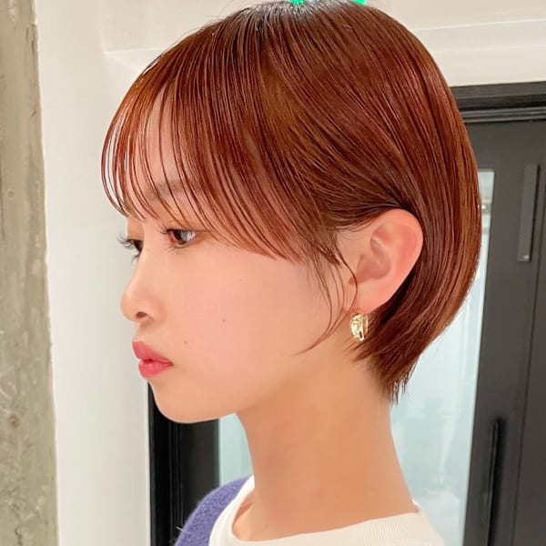 ショートヘアくびれ丸み暖色オレンジカラー