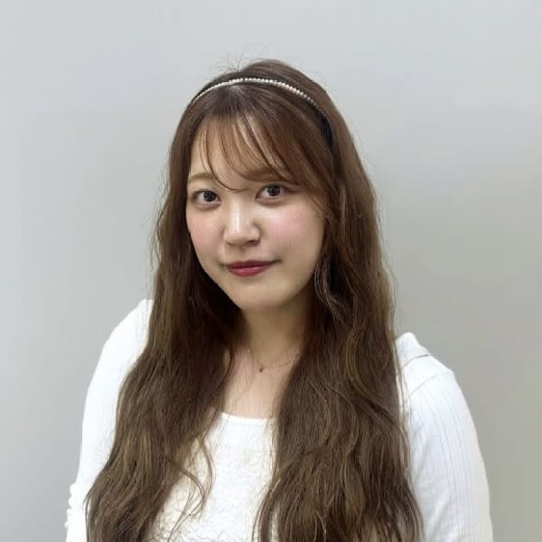 全席個室美容室 Zina 大宮 髪質改善＆トリートメント【ジーナ】【ゼンセキコシツビヨウシツ ジーナ オオミヤ カミシツカイゼンアンドトリートメント】のスタッフ紹介。保科 侑花
