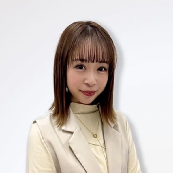 アイブロウサロン i'm 横浜店【眉毛専門店】【アイブロウサロン アイム ヨコハマテン マユゲセンモンテン】のスタッフ紹介。ナナコ 