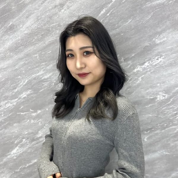 Ardore fiero shinsaibashi【アルドーレ フィエロ シンサイバシ】【アルドーレフィエロシンサイバシ】のスタッフ紹介。中西 優亜