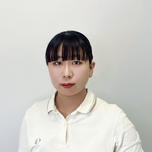 アイブロウサロン i’m 大宮東口店【眉毛専門店】【アイブロウサロンアイム オオミヤヒガシグチテン マユゲセンモンテン】のスタッフ紹介。サヤ