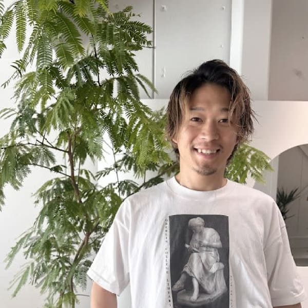 美容院 ora【オーラ】 深井【ビヨウイン オーラ フカイ】のスタッフ紹介。吉村 大介