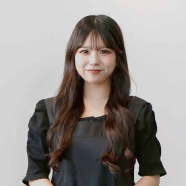 アイブロウサロン IVY-LINE 川西能勢口【眉毛専門店】【アイブロウ】【アイブロウサロン アイビーライン カワニシノセグチ マユゲセンモンテン アイブロウ】のスタッフ紹介。コユキ 