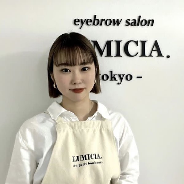 眉毛/アイブロウサロンLUMICIA.-TOKYO-大阪梅田店【眉毛専門店】【マユゲアイブロウサロン ルミシアトウキョウ オオサカウメダテン マユゲセンモンテン】のスタッフ紹介。アユミ マユゲ