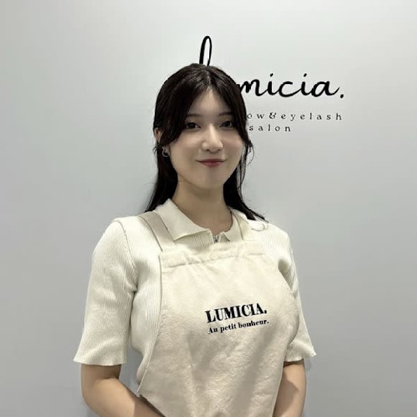 眉毛/アイブロウサロンLUMICIA.-TOKYO-池袋東口店【眉毛専門店】【マユゲアイブロウサロン ルミシアトウキョウ イケブクロヒガシグチテン マユゲセンモンテン】のスタッフ紹介。サキ マユゲ