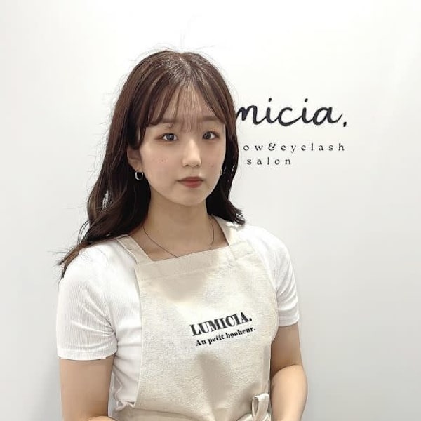 眉毛/アイブロウサロンLUMICIA.-TOKYO-池袋東口店【眉毛専門店】【マユゲアイブロウサロン ルミシアトウキョウ イケブクロヒガシグチテン マユゲセンモンテン】のスタッフ紹介。マナミ マユ