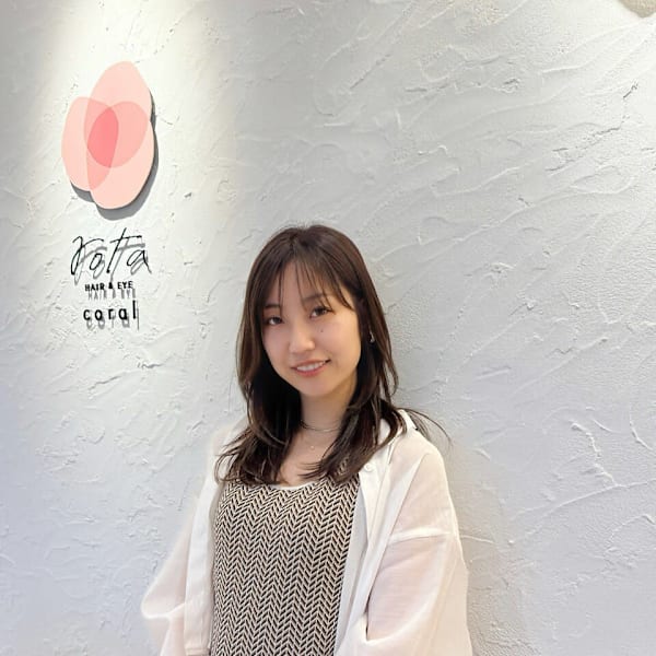 HAIR&EYE rota coral 大野田店【ヘアアンドアイ ロタ コーラル オオノダテン】のスタッフ紹介。八島 里佳