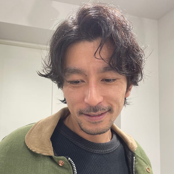 大人センターパートスタイル