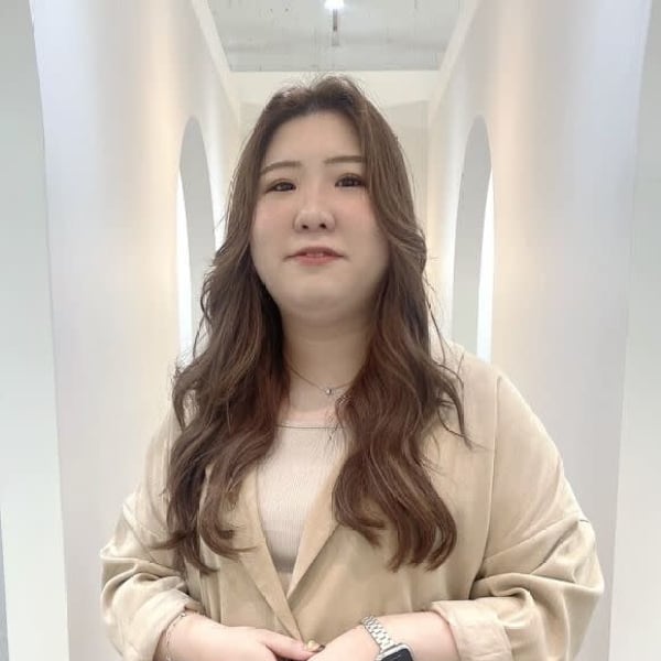 全席個室美容室 Zina 天王寺 髪質改善＆トリートメント【ゼンセキコシツビヨウシツ ジーナ テンノウジ カミシツカイゼンアンドトリートメント】のスタッフ紹介。古澤 未知果