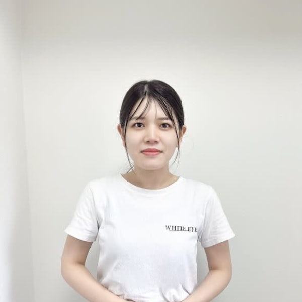 アイブロウサロン WHITE EYE 静岡 眉毛専門店【アイブロウサロン ホワイトアイ シズオカ マユゲセンモンテン】のスタッフ紹介。マキ 