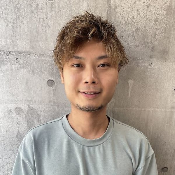 _WHITE+ 南海難波店【アンダーバーホワイトプラスナンカイナンバテン】のスタッフ紹介。近藤 翔生