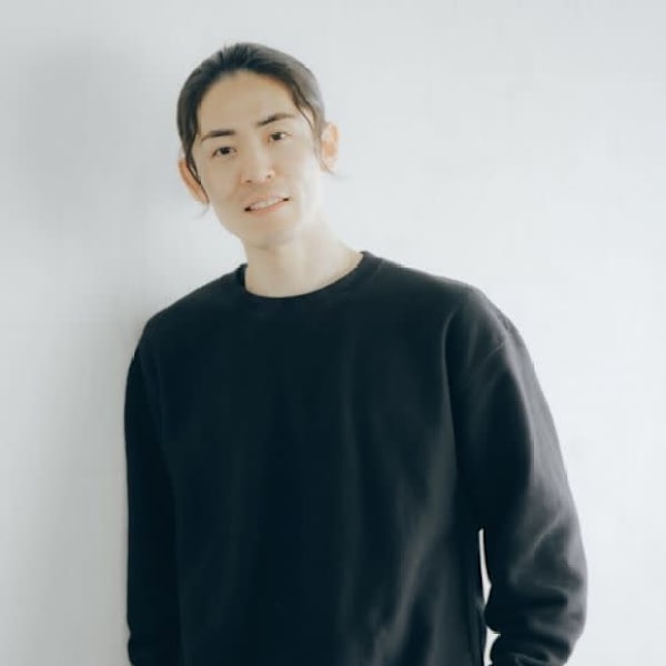 _WHITE+ 南海難波店【アンダーバーホワイトプラスナンカイナンバテン】のスタッフ紹介。角田 真吾