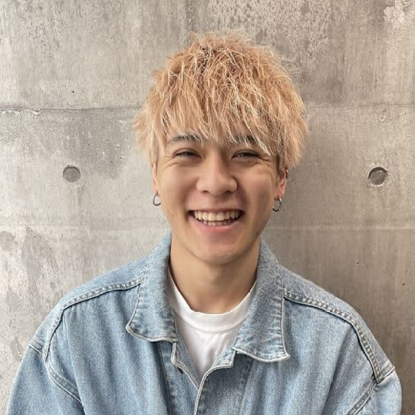 _WHITE+ 南海難波店【アンダーバーホワイトプラスナンカイナンバテン】のスタッフ紹介。平尾 悠