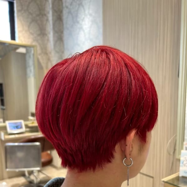 ビビッドレッドマッシュショート